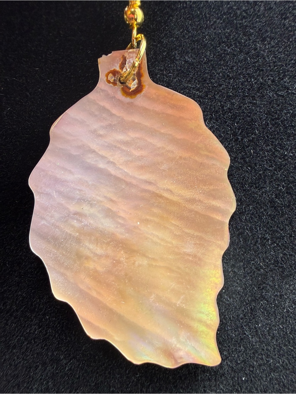 Iridescent Mother of Pearl Vintage Leaf-Shaped Dangle Drop Earrings from 70s/80s - Picture 10 of 11